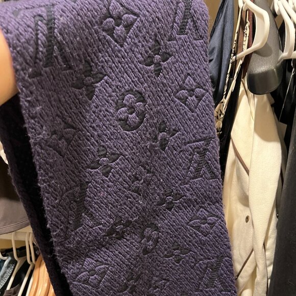 Authenticate LOUIS VUITTON  Wool Silk Logomania Shine Scarf Purple - Picture 1 of 2